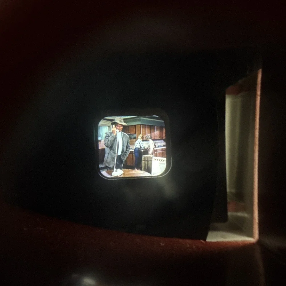 VINTAGE VIEW-MASTER - Vintage Red & White with Blue Lever - GAF - 3-D Viewer